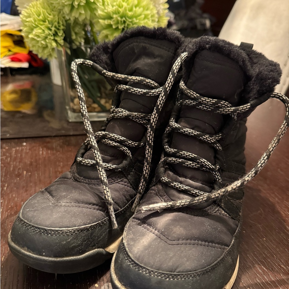 EUC Sorel Whitney II Mid Black Fur-Lined waterproof Winter Boots size 7.5